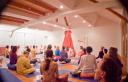 Viele Interessenten am Eröffnungstag Yoga Vidya Tübingen