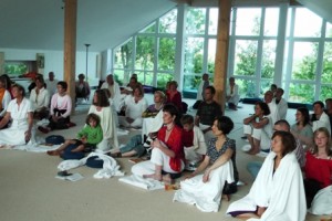 gaeste-im-neuen-yogaraum