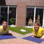 Yoga vor der Yoga Boutique