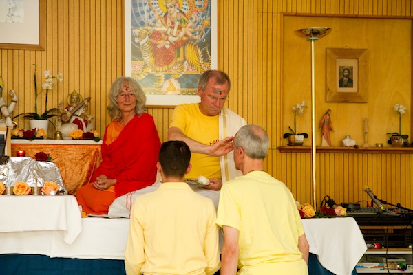 Brahmacharya Weihe201307988