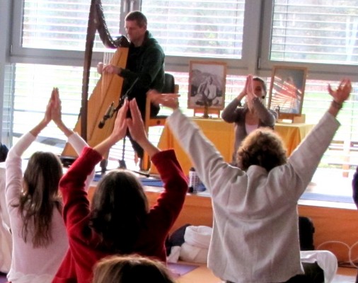 2013 Yoga Kongress harfe