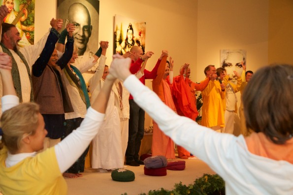 Abschlusssegen nach dem Europäischen Yoga Kongress