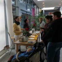 Infotisch im Rezeptionsbereich des Haus Shanti
