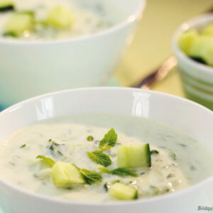 Geeiste Gurkensuppe mit Minze