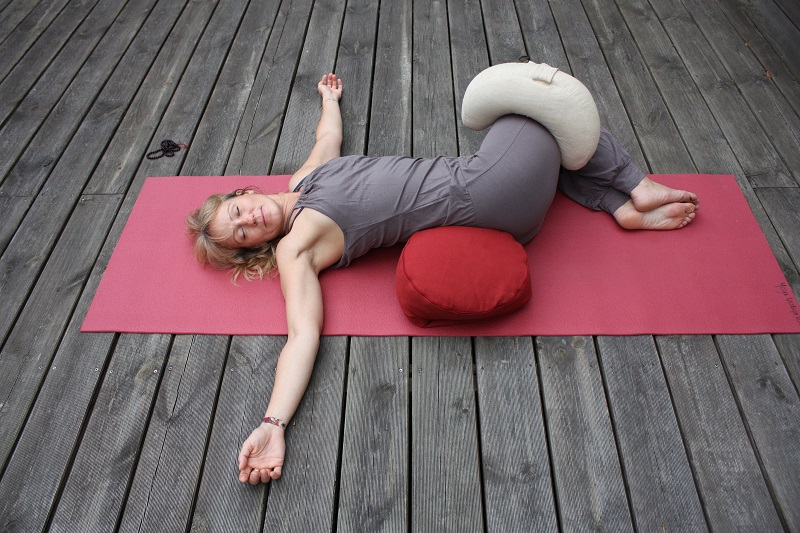Die Ausbildung zum Rückenyogalehrenden ist eine sehr beliebte Ausbildung bei Yoga Vidya. Das geht jetzt auch online