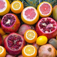 Granatäpfel und weiteres Obst