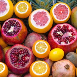 Granatäpfel und weiteres Obst