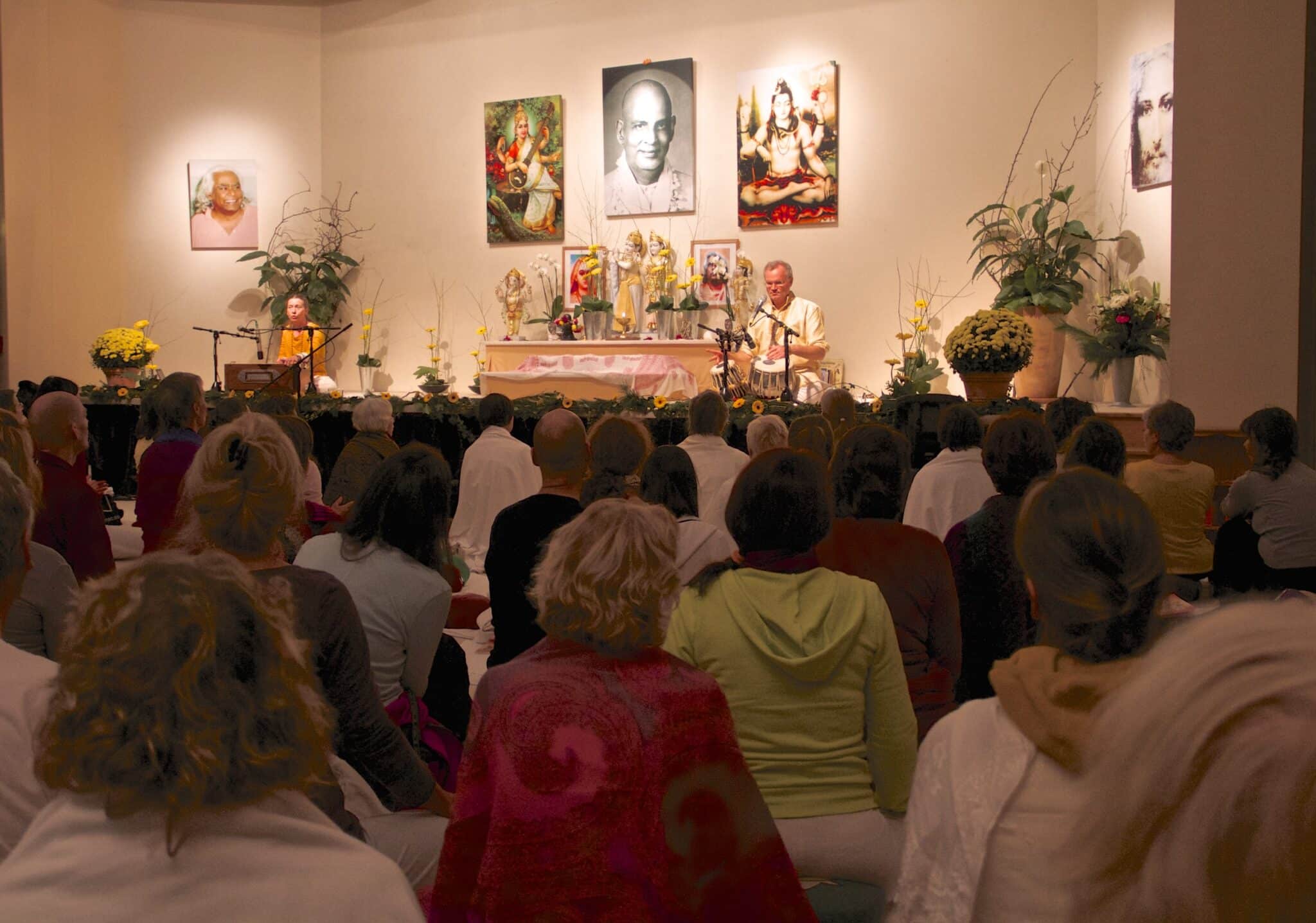 Satsang feiern ist wichtig im Hinduismus