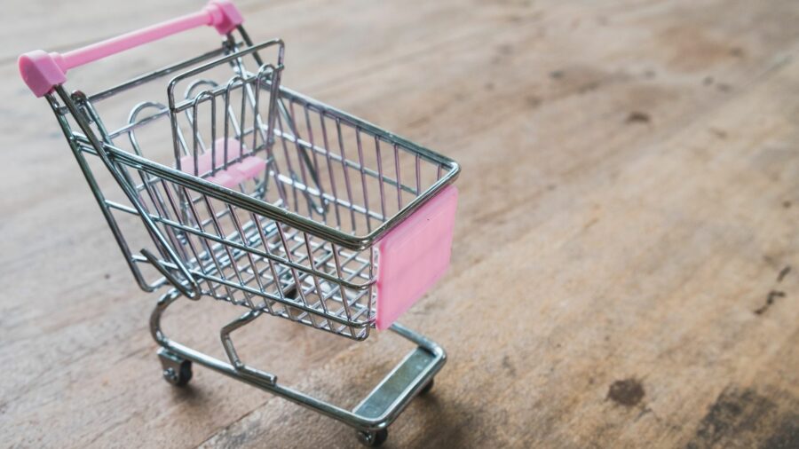 Einkaufen ist ein guter Anfang für Minimalismus. Wir könnnen unseren Konsum selbst reduzieren
