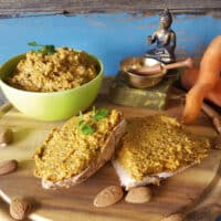 Dinkel-Möhren-Brot mit Aufstrich