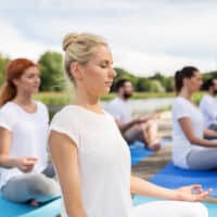 Bildlink für die Online Kursreihe "Meditation für Einsteiger*innen und Geübte"