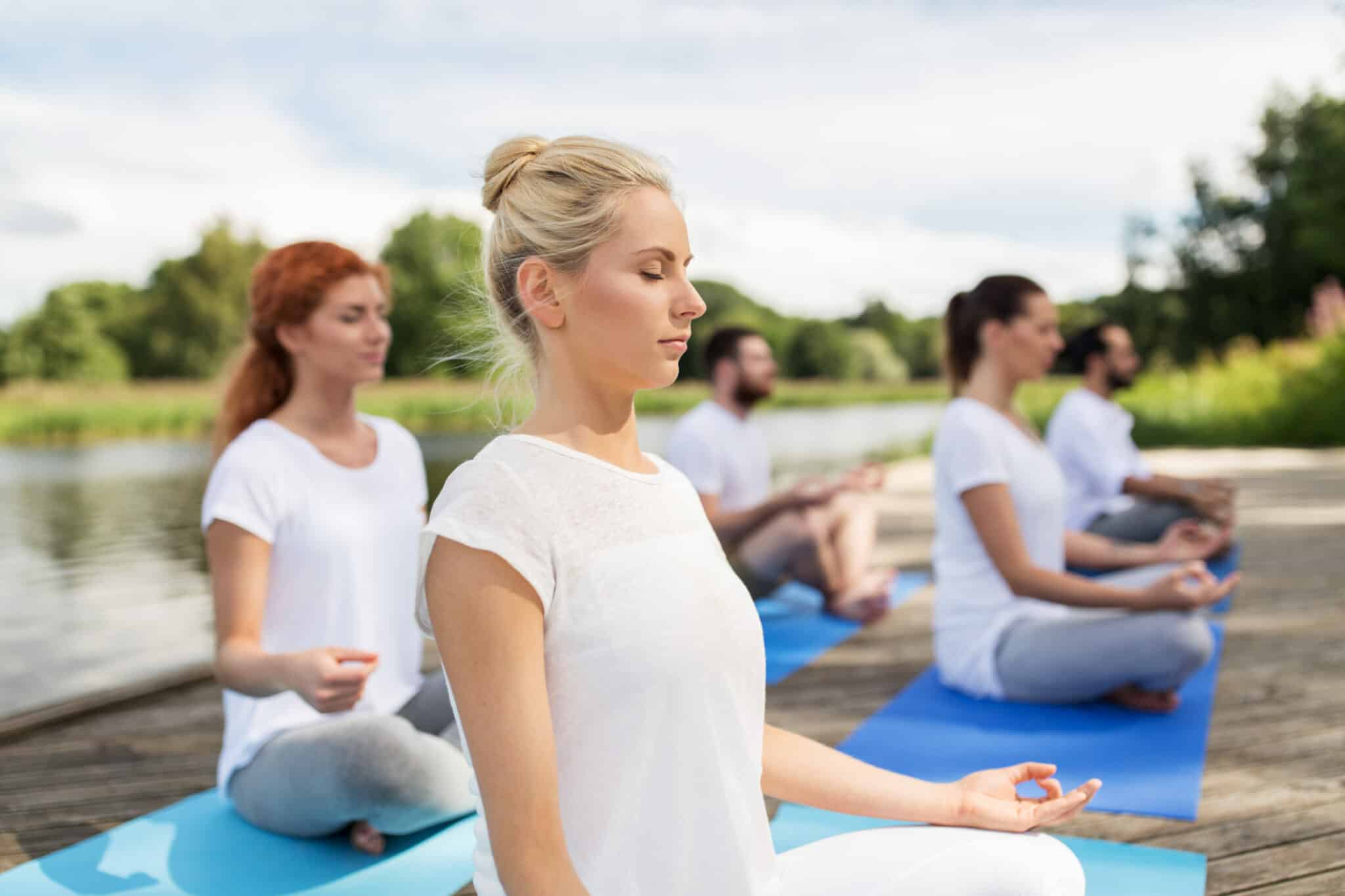 Bildlink für die Online Kursreihe "Meditation für Einsteiger*innen und Geübte"