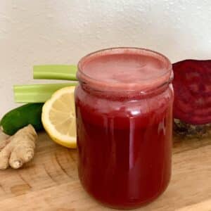frischer roter Saft