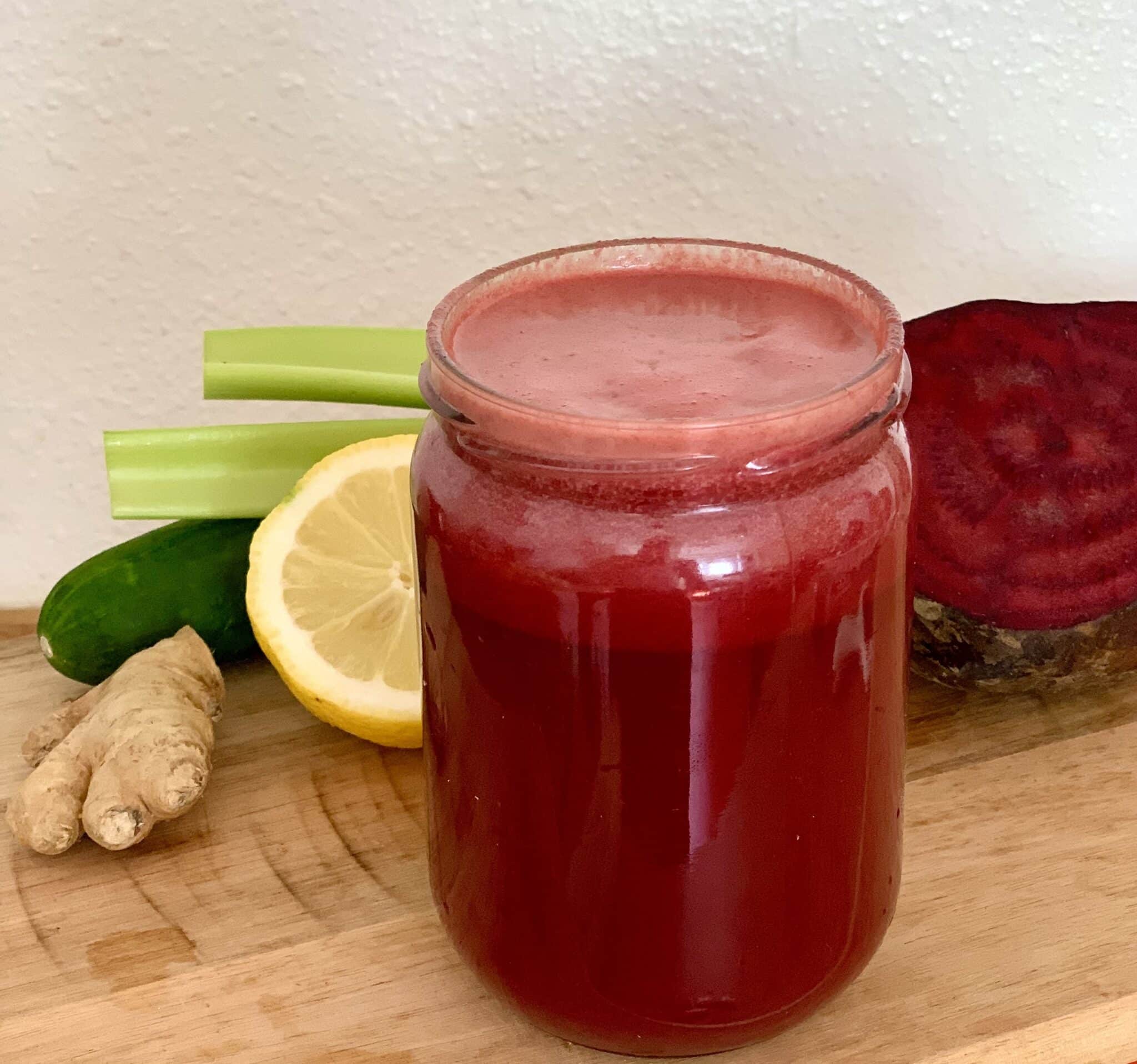 frischer roter Saft