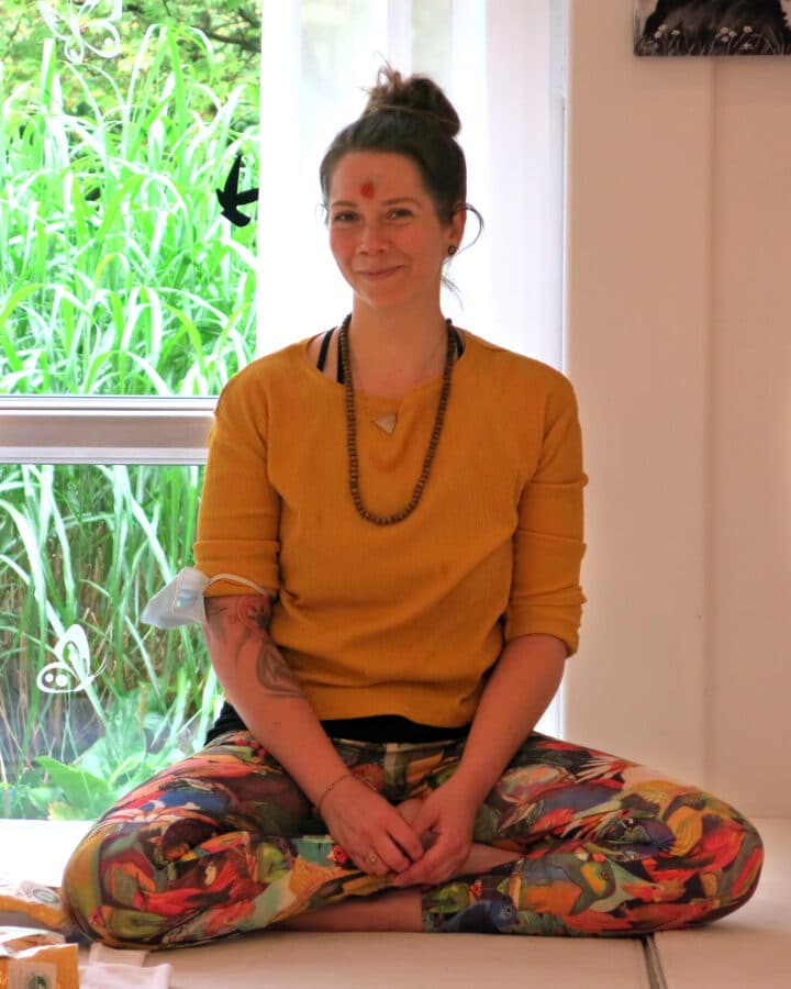 Felicitas bei ihrer Teamaufnahme bei Yoga Vidya Bad Meinberg