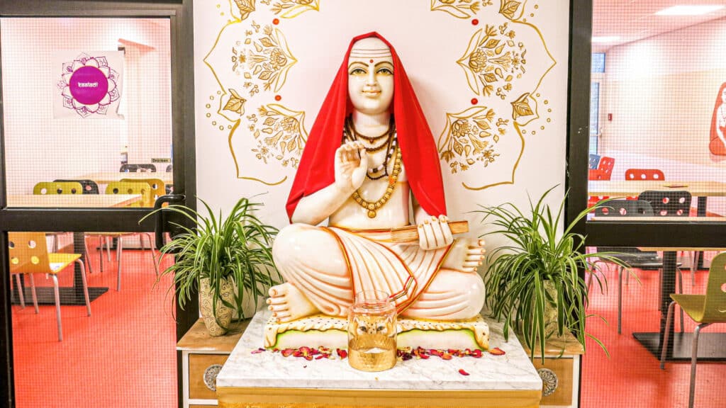 Shankaracharya Statue bei Yoga Vidya bad Meinberg