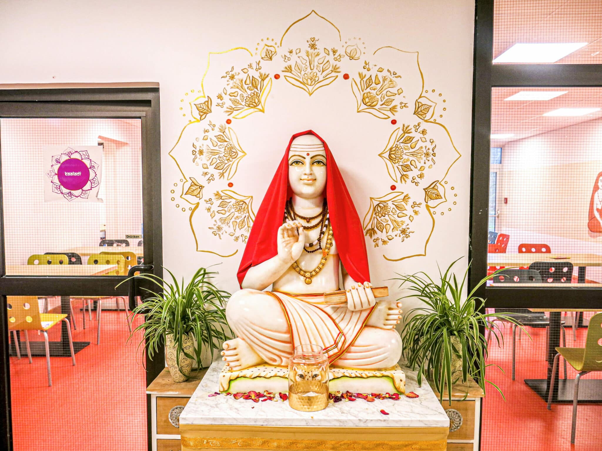 Shankaracharya Statue bei Yoga Vidya bad Meinberg