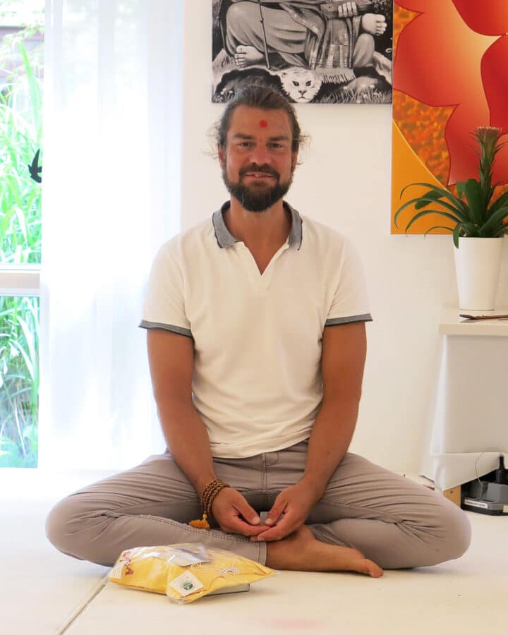 Viveka bei seiner Teamaufnahme bei Yoga Vidya Bad Meinberg