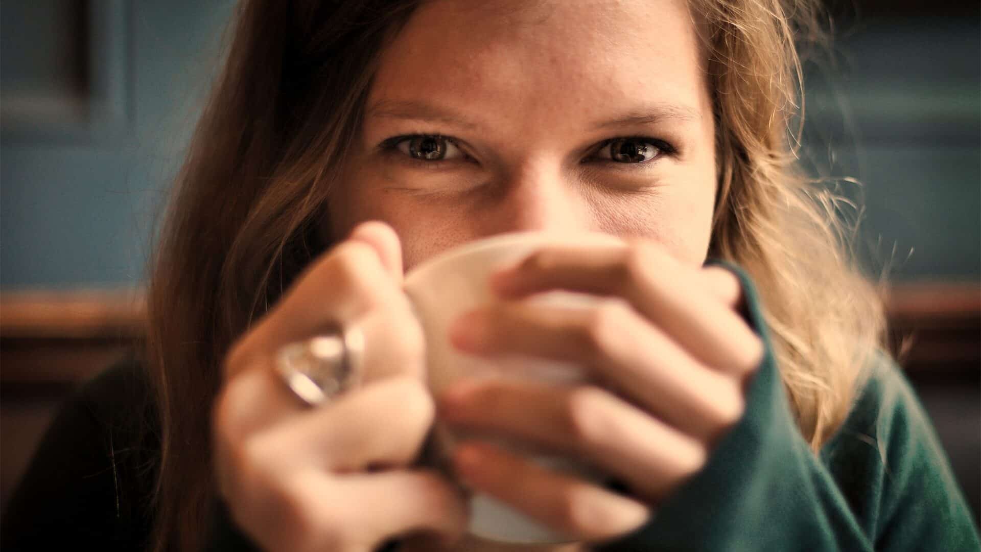 Frau mit einem entspannten Alltag