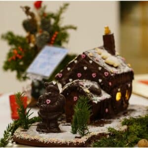 Weihnachten bei Yoga Vidya - Ein Lebkuchenhaus