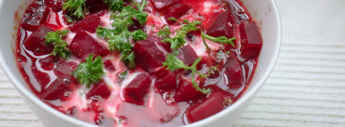 Vegane Rote-Beete-Suppe mit indischem Flair