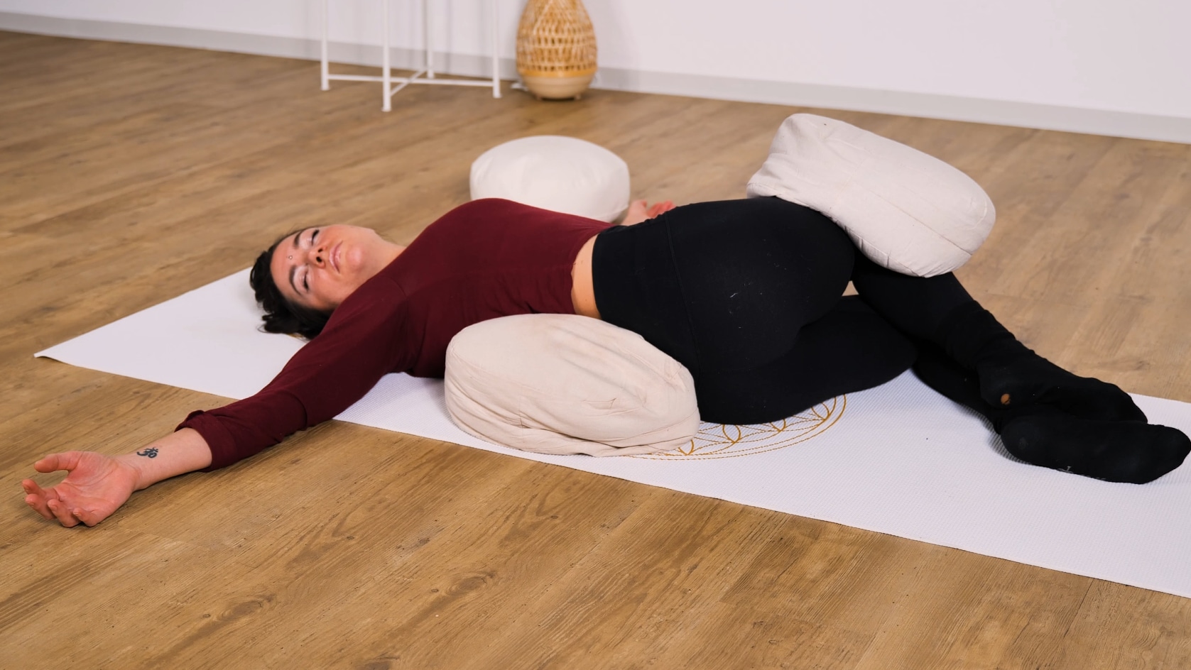 Liegende Drehung - Yin Yoga Asanas