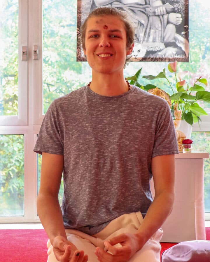 Sevaka Jasper bei der Teamaufnahme im Oktober 2022