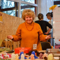 Susanne Sirringhaus, Weihnachtsmarkt, Yoga Vidya Initiative, Kuchenverkauf