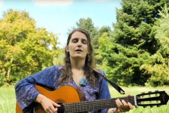 Lisa Lilamayi vom Mantra Circle singt Jay Ma