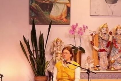 Aditi singt Door of my Heart
