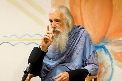Ira Schepetin teaching Vedanta Intensive