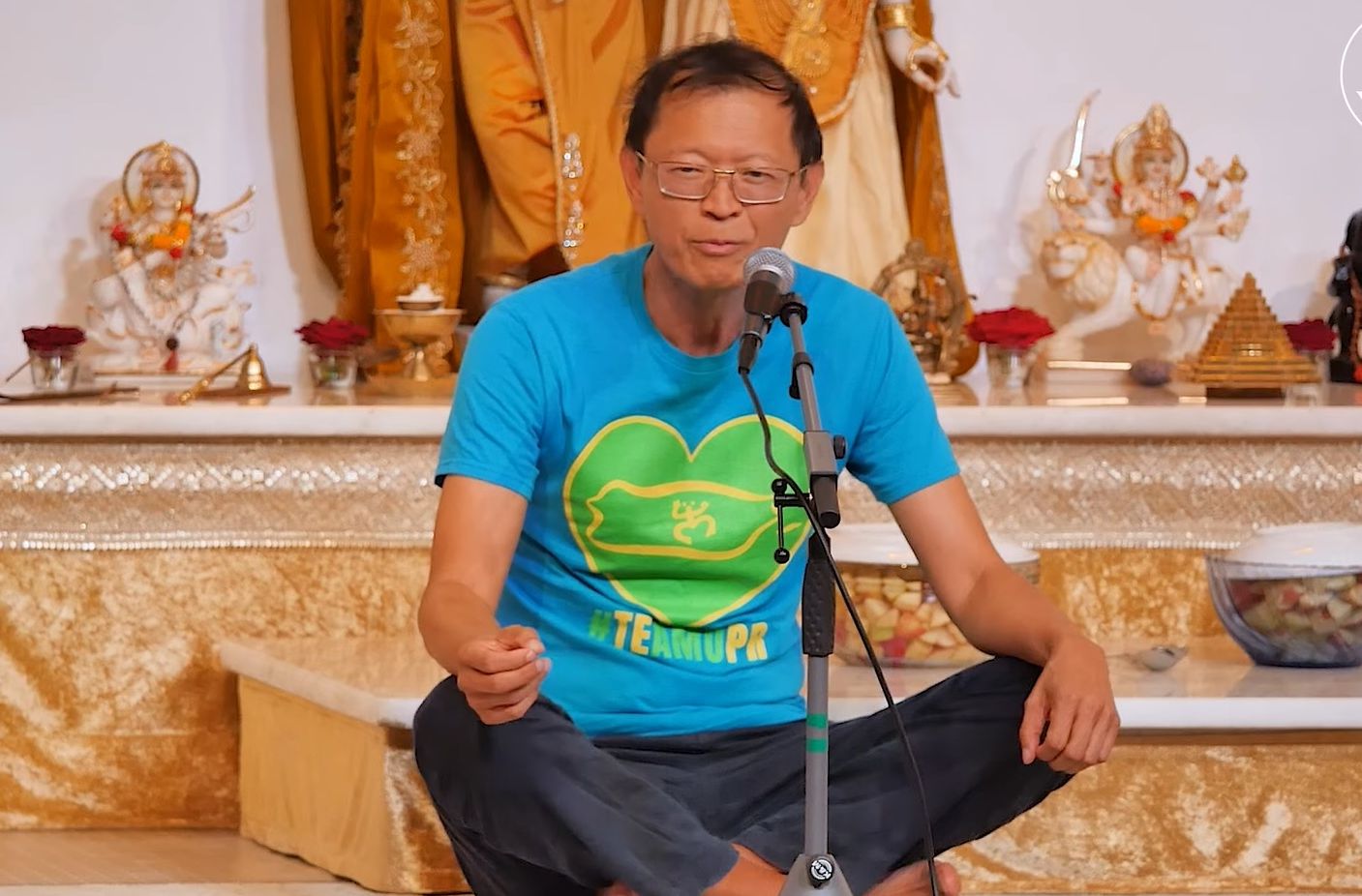 Chin Yao - One Billion Acts of Kindness - im Yoga Vidya Satsang