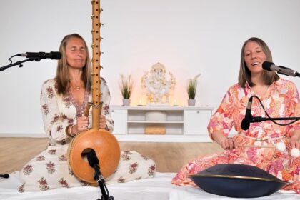 Om Tryambakam Mantra - Gauri und Krishangi Lila