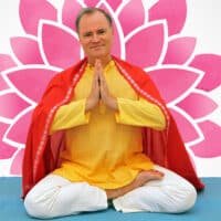 Link zum Blogbeitrag "Sukadev gibt Charity Yogastunde für Indien"