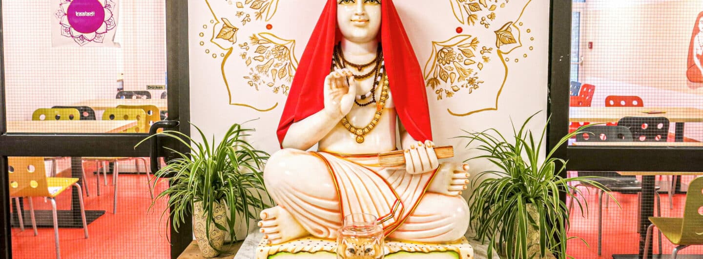 Shankaracharya Statue bei Yoga Vidya bad Meinberg