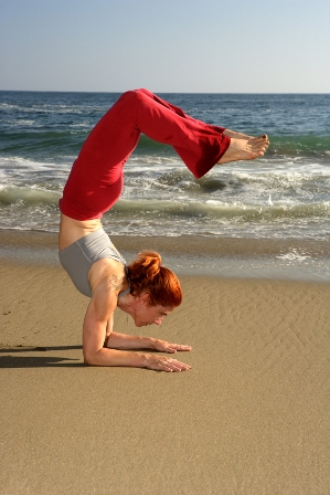 Yoga Asana am Strand an der Nordsee