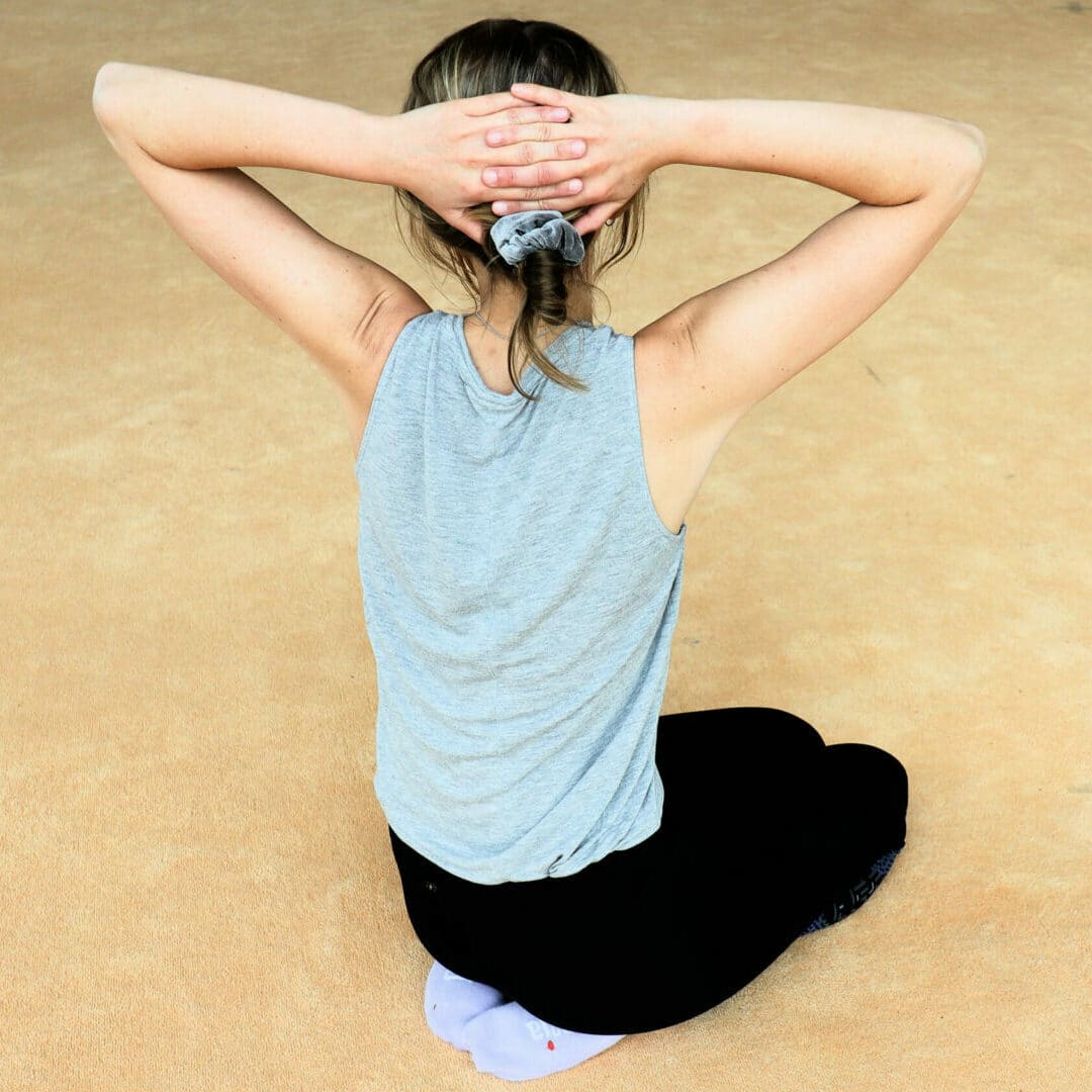 Yoga mit künstlichem Hüftgelenk - Drehsitz Fersensitz