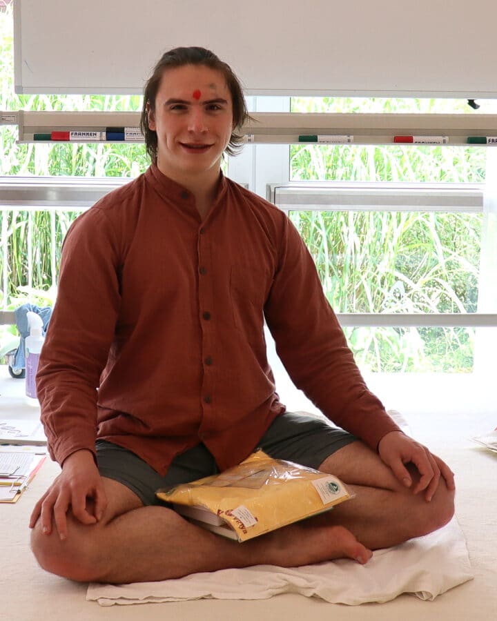Artur bei seiner Teamaufnahme bei Yoga Vidya Bad Meinberg