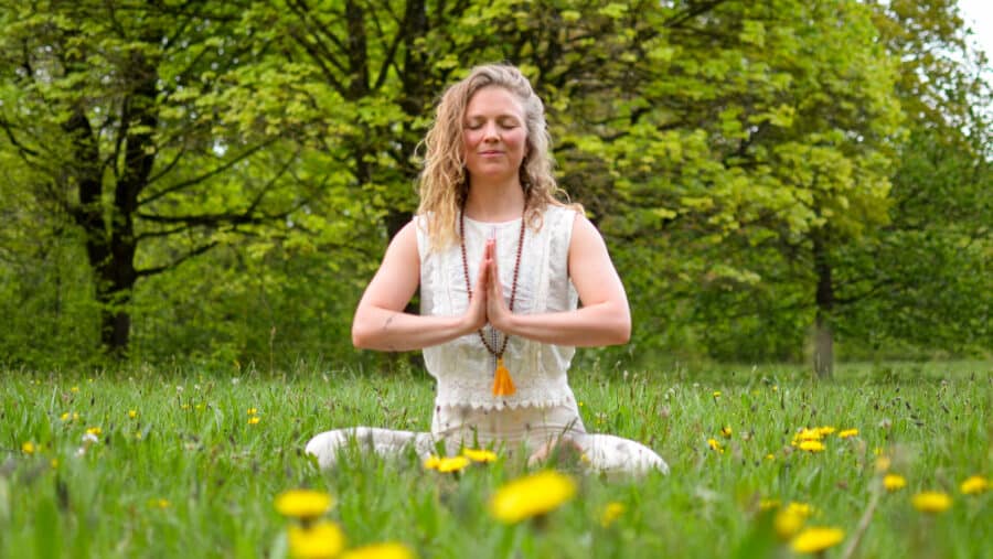 Achtsamkeit in der täglichen Meditation entwickeln